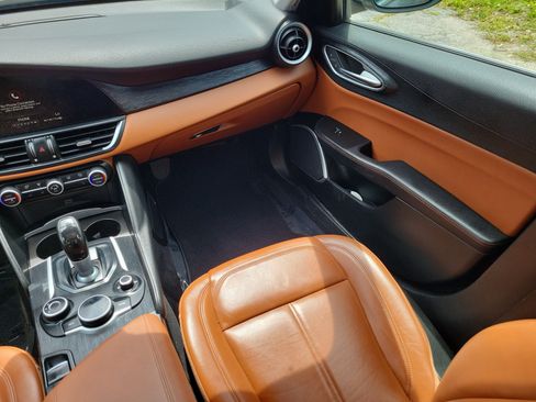 Used 2019 Alfa Romeo Giulia AWD w/ Cold Weather Package image 13