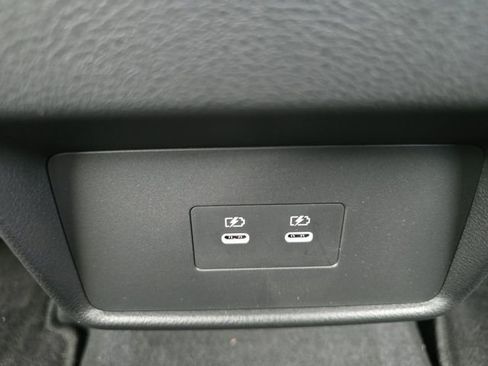 Used 2025 Nissan Rogue SL FWD image 26