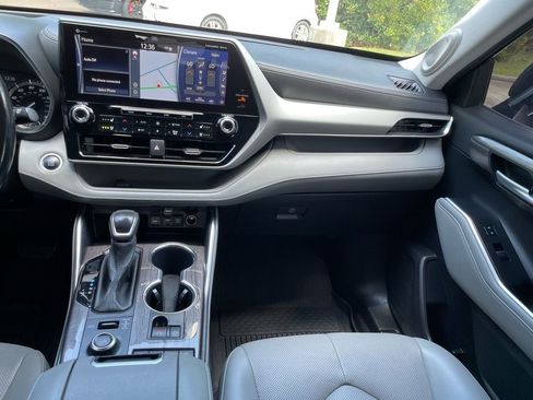 Used 2021 Toyota Highlander Platinum image 7