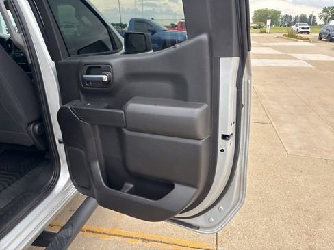 Used 2021 Chevrolet Silverado 1500 Custom Trail Boss w/ Safety Confidence Package AWD/4WD image 17