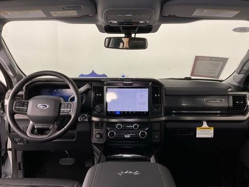 New 2026 Ford F250 Lariat w/ Black Appearance Package image 19