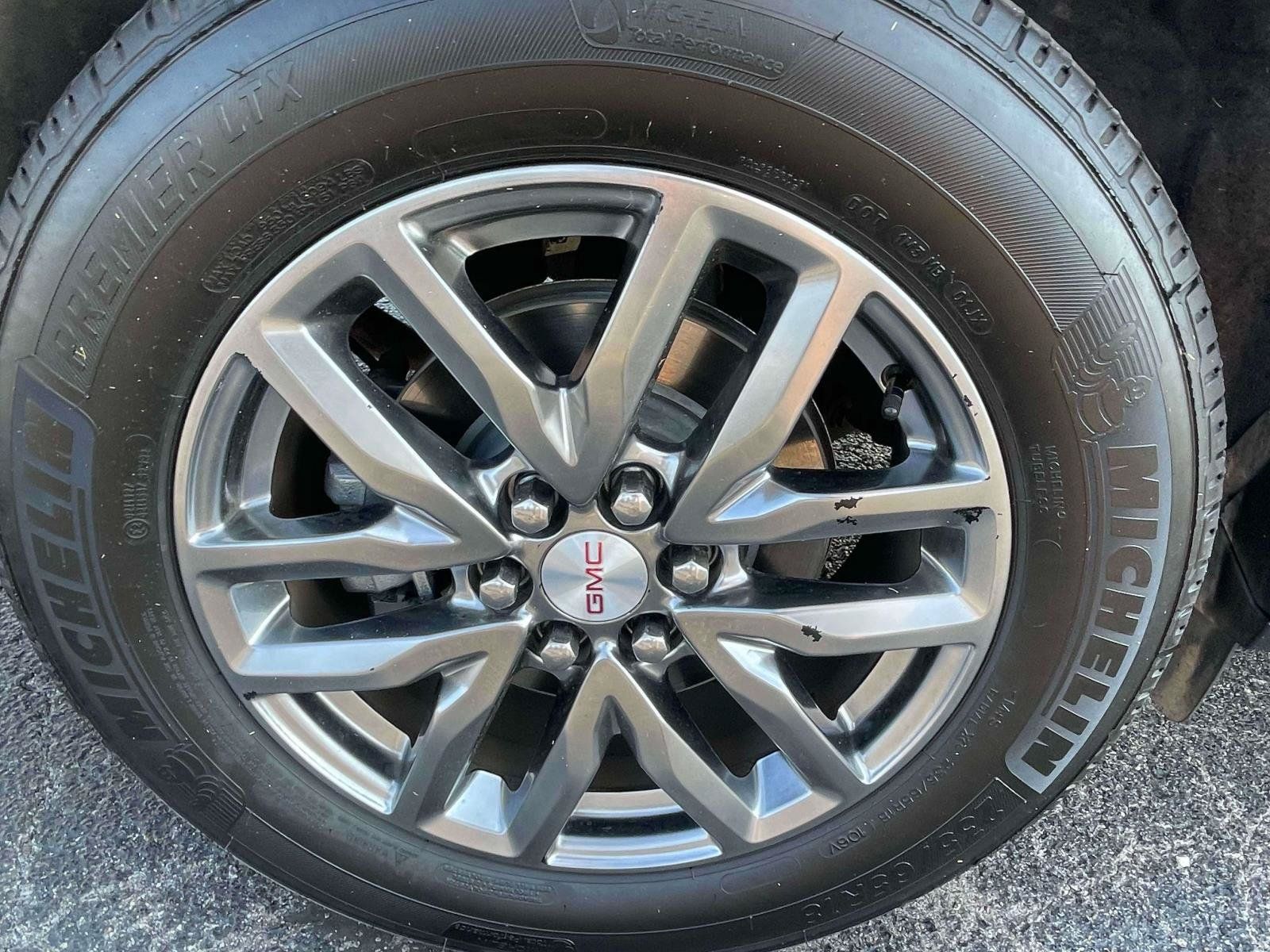 Used 2017 GMC Acadia SLT FWD image 10