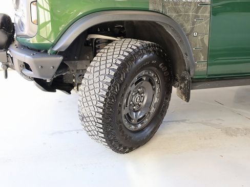 Used 2024 Ford Bronco Everglades image 38