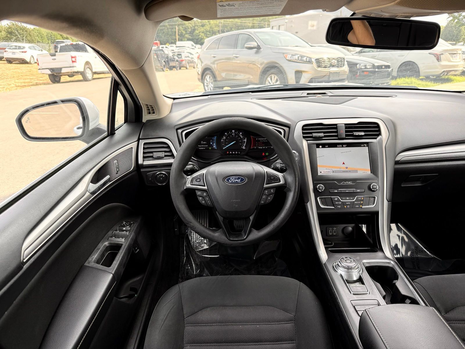 Used 2019 Ford Fusion SE FWD image 22