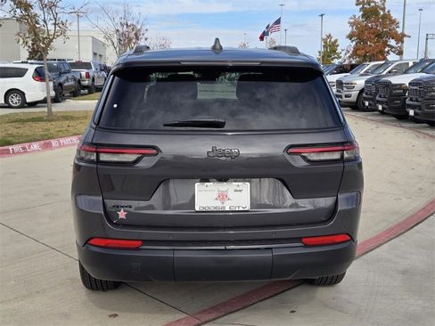 New 2025 Jeep Grand Cherokee L Altitude image 4
