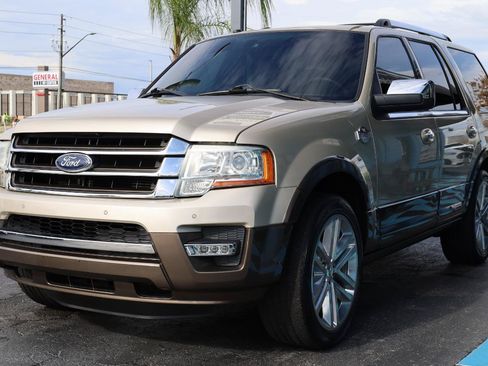 Used 2017 Ford Expedition King Ranch RWD image 2
