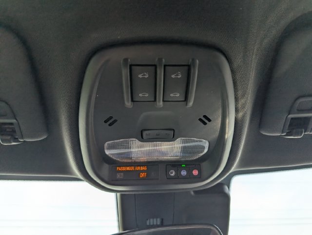 Used 2024 Chevrolet Trax RS w/ Sunroof Package FWD image 24