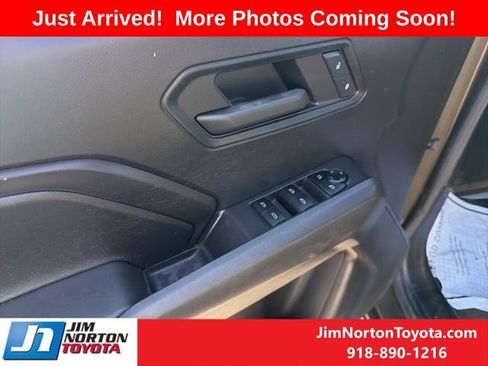 Used 2023 Chevrolet Colorado W/T image 10