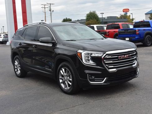 Used 2022 GMC Terrain SLT image 3