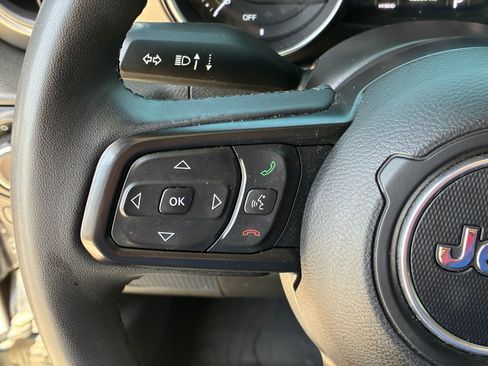 Used 2023 Jeep Wrangler Unlimited w/ Cold Weather Group AWD/4WD image 18