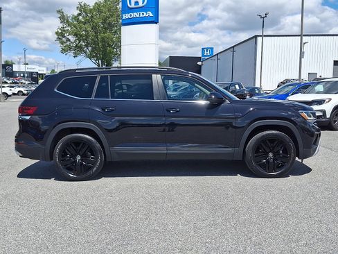 Used 2023 Volkswagen Atlas SE w/ Panoramic Sunroof Package AWD/4WD image 7