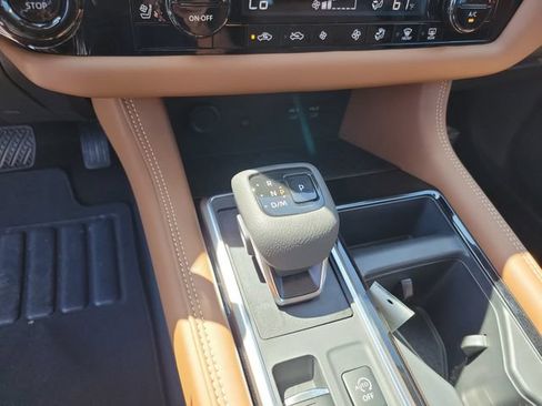 New 2026 Nissan Pathfinder Platinum FWD image 19
