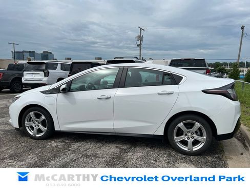 Used 2017 Chevrolet Volt LT w/ Comfort Package FWD image 5