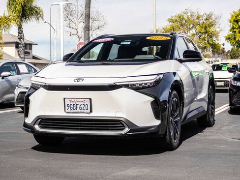 Certified 2023 Toyota bZ4X Limited image 3