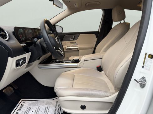 Used 2022 Mercedes-Benz GLA 250 4MATIC w/ Premium Package Lite image 24