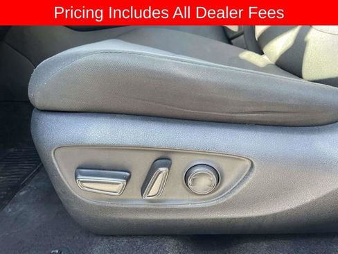 Used 2024 Toyota RAV4 XLE AWD/4WD image 21