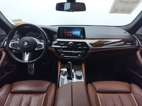 Used 2019 BMW M550i xDrive w/ Dynamic Handling Package AWD/4WD image 10