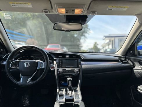 Used 2017 Honda Civic Touring image 10