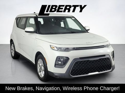 Used 2022 Kia Soul S FWD image 1