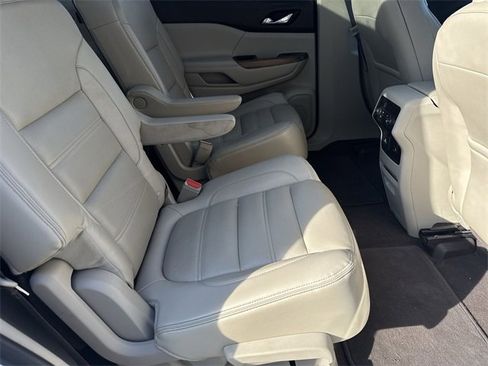 Certified 2017 GMC Acadia Denali w/ Technology Package image 28