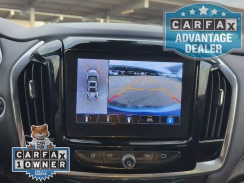 Used 2023 Chevrolet Traverse LT w/ LT Premium Package image 8