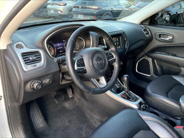 Used 2019 Jeep Compass Latitude w/ Popular Equipment Group AWD/4WD image 5