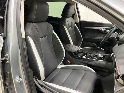 Used 2025 Buick Envision Sport Touring image 9