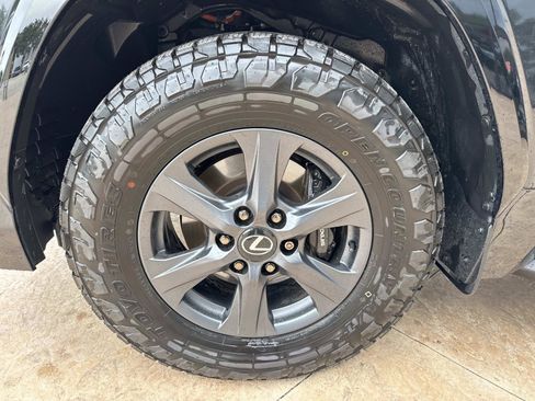 Used 2025 Lexus LX 700h Overtrail image 9