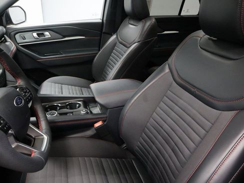 Certified 2025 Ford Explorer ST-Line w/ Premium Package image 24