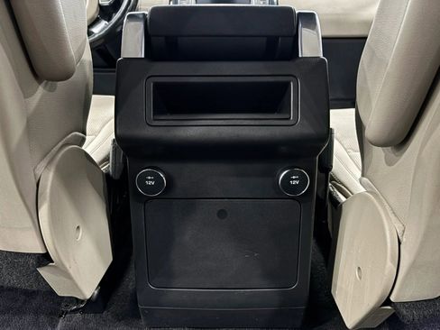 Used 2017 Land Rover Discovery SE AWD/4WD image 26