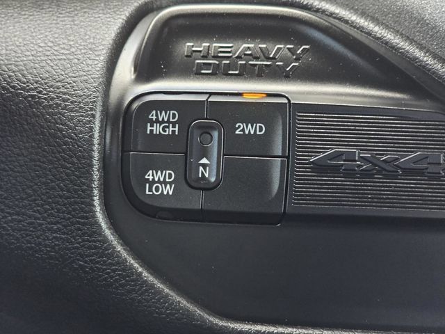 Used 2024 RAM 3500 Tradesman w/ Chrome Appearance Group AWD/4WD image 17