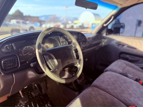 Used 1998 Dodge Ram 2500 Truck 4x4 Quad Cab image 11