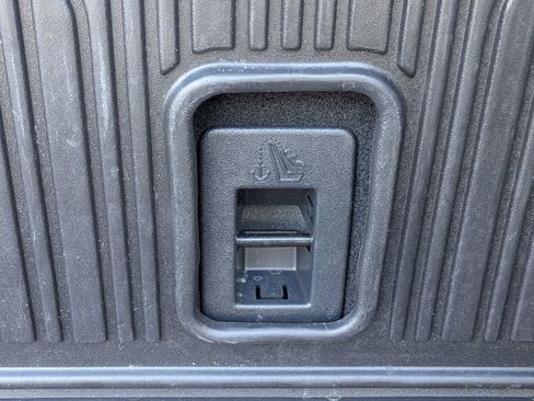 Used 2023 Ford Expedition Platinum AWD/4WD image 34