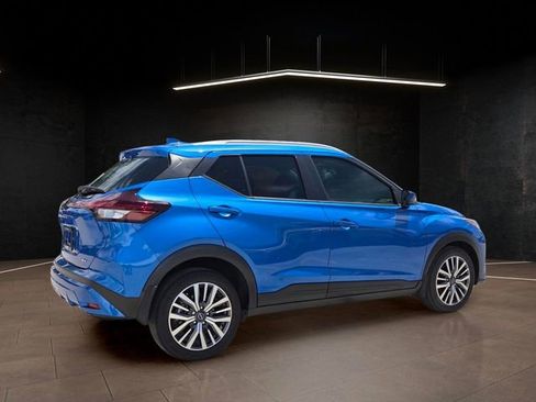 Used 2023 Nissan Kicks SV FWD image 7