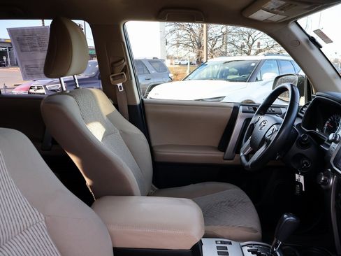 Used 2014 Toyota 4Runner SR5 image 8