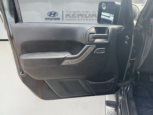 Used 2013 Jeep Wrangler Sport AWD/4WD image 16