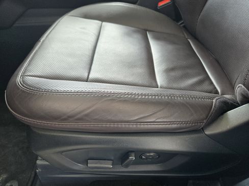 Certified 2025 Ford Explorer Platinum w/ LUX Leather Package AWD/4WD image 19