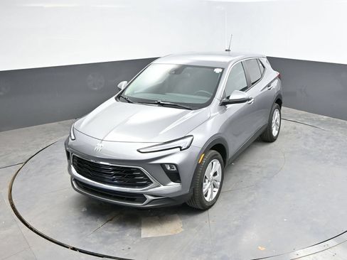Used 2025 Buick Encore GX Preferred AWD/4WD image 31