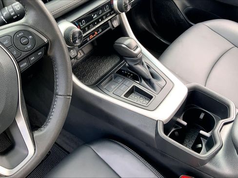 Used 2023 Toyota RAV4 XLE Premium FWD image 16