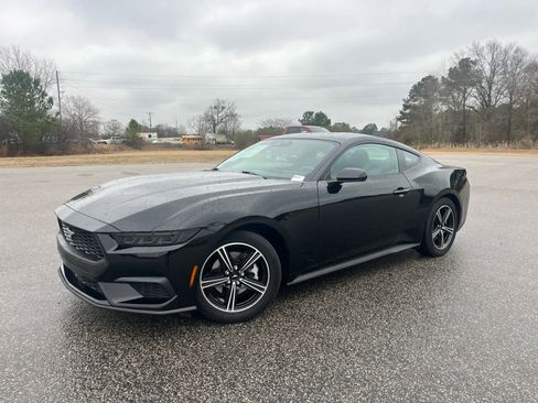 Used 2025 Ford Mustang Coupe image 2