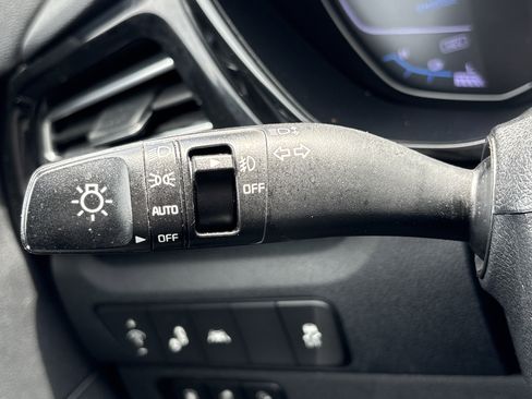Used 2020 Kia Niro EX FWD image 28