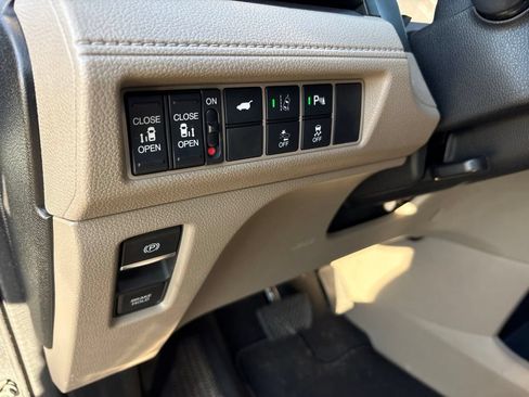 Used 2018 Honda Odyssey Touring image 20