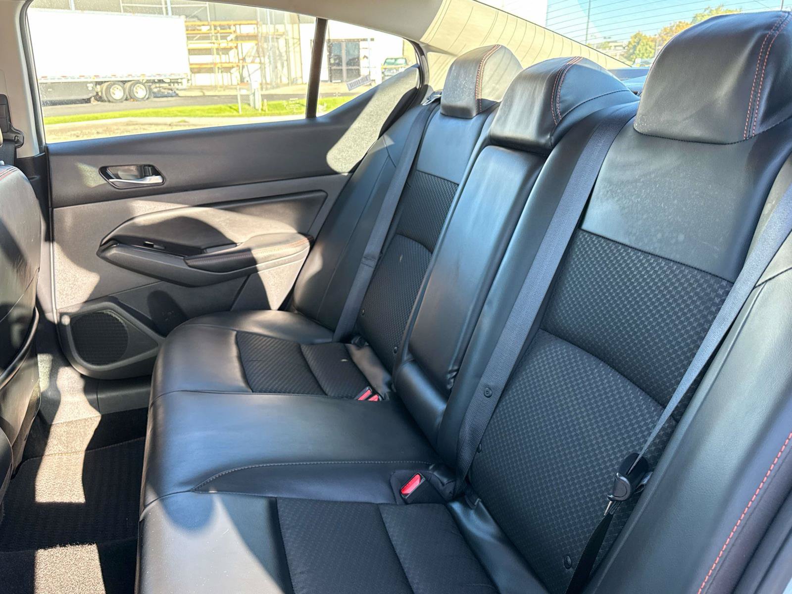 Used 2025 Nissan Altima 2.5 SR FWD image 14