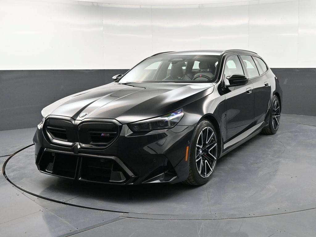 Used 2025 BMW M5 Touring AWD/4WD image 1