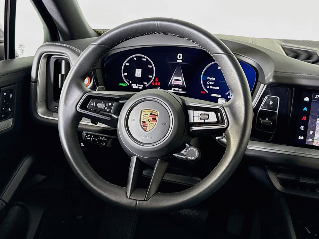 Certified 2025 Porsche Cayenne AWD/4WD image 12