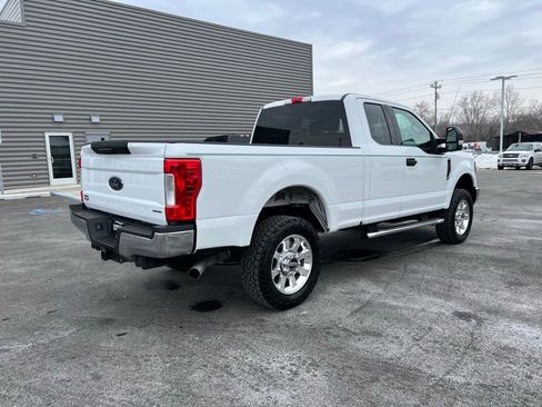 Used 2017 Ford F250 XLT w/ FX4 Off-Road Package image 8