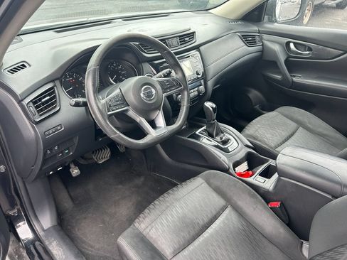 Used 2017 Nissan Rogue SV FWD image 26
