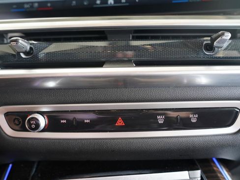 Used 2024 BMW X7 xDrive40i AWD/4WD image 23