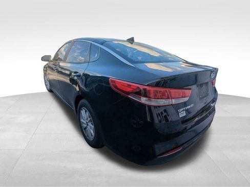 Used 2017 Kia Optima LX image 3