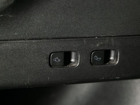 Used 2021 Tesla Model Y Performance image 28